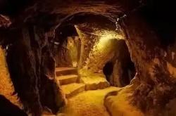 探秘遗烬石窟：震撼体验、独特景观与古老传说的地下奇观之旅