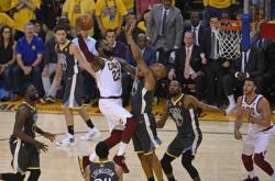 NBA 2K新手到高手：从菜鸟崩溃到投篮百发百中的完整攻略，告别打铁痛苦，享受得分快乐！