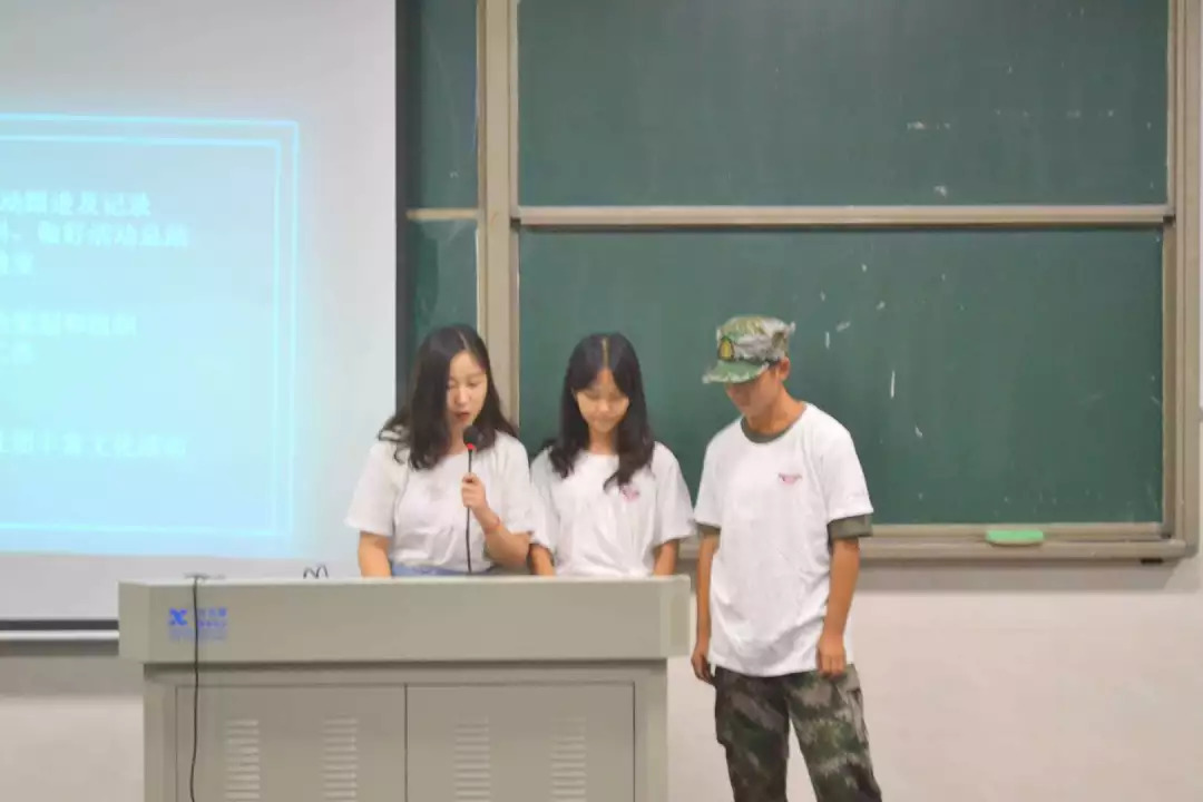 学生会主席查女寝视频风波，校方称其为段子