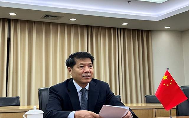 美驻俄大使辞职，政治舞台的微妙变化