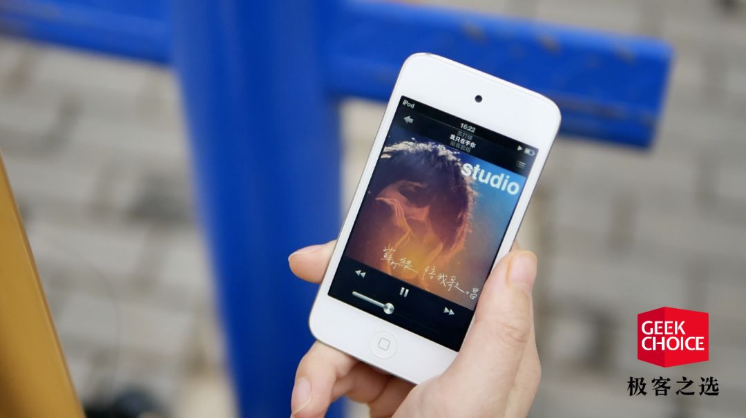 80s手机：回顾移动通信的起源与经典机型，揭秘从奢侈品到必需品的演变历程