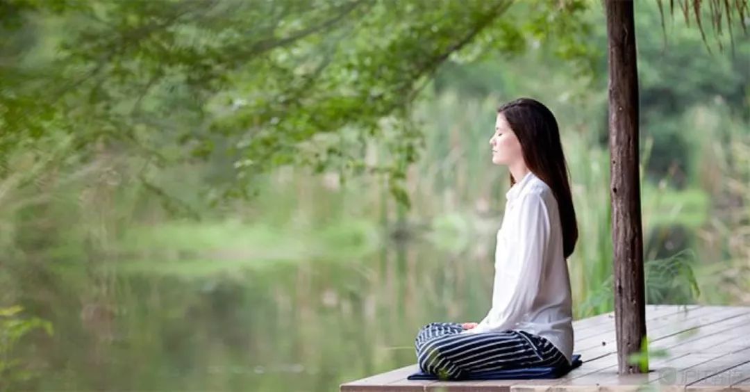 静谧庭院外冥想：在自然怀抱中轻松减压，找回内心平静的完整指南