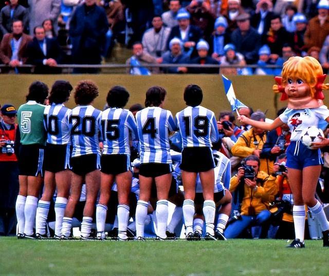 绿茵人生：打造你的足球传奇，从新手到巨星的成长之路