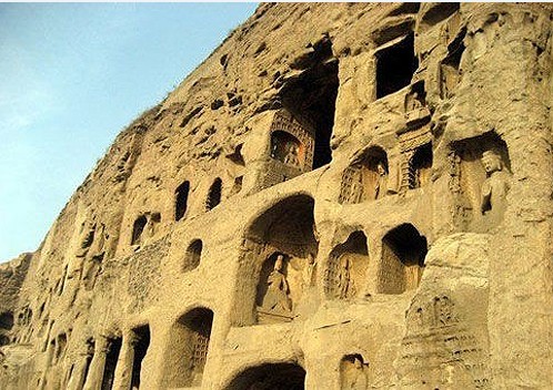 探秘遗烬石窟：震撼体验、独特景观与古老传说的地下奇观之旅