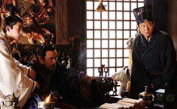 《半月传》剧情解析：揭秘架空王朝的权力博弈与人物命运