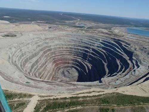 钻石矿全解析：从形成到开采，揭秘钻石背后的秘密与价值